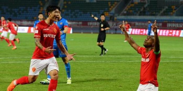  狼队锋霸帽子戏法助球队大胜切尔西